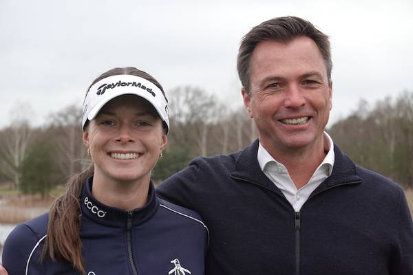 Freuen sich auf das Turnier der Ladies European Tour auf Green Eagle: Die Silbermedaillengewinnerin von Paris, Esther Henseleit, und Turnierdirektor Dirk Glittenberg (Foto Schwarz)
